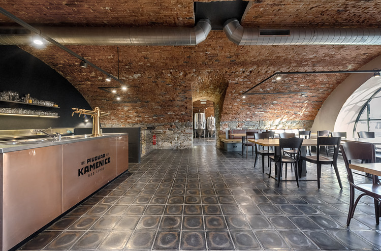 捷克啤酒厂的酒吧空间设计案例分享