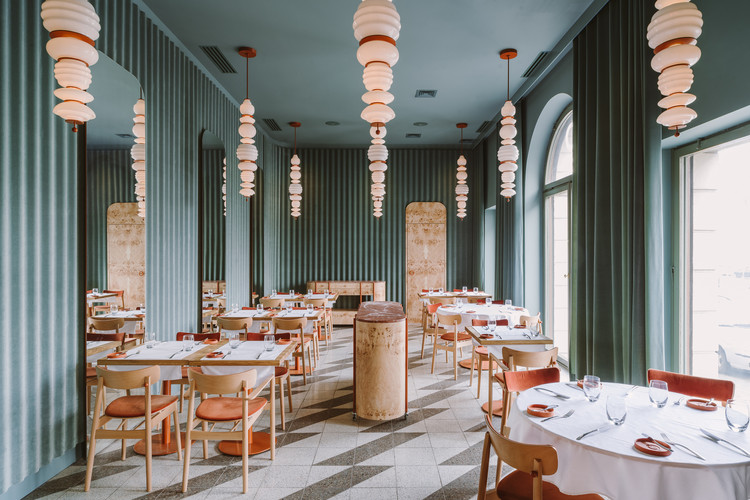 波兰西餐厅“OpaslyTom”空间设计案例分享