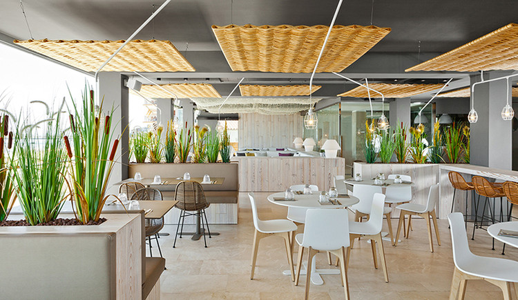 西班牙“Les Algues ”海景沙滩餐饮店装修案例分享