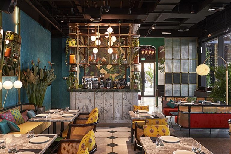 MASTI酒廊将现代美食与传统印度设计交织在一起-迪拜酒吧设计案例分享