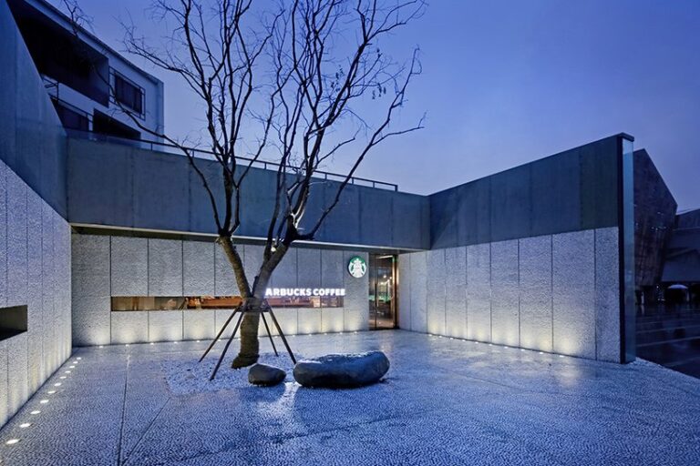 上海庭院式星巴克咖啡店空间设计效果图