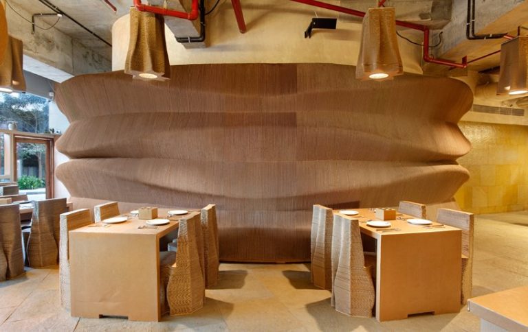 专业餐饮设计十强公司分享孟买最具创意设计的咖啡馆-一个完全由纸板制成空间