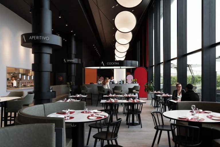 长沙十大餐饮设计公司分享米兰咖啡主题酒吧空间设计体现了灰色艺术概念